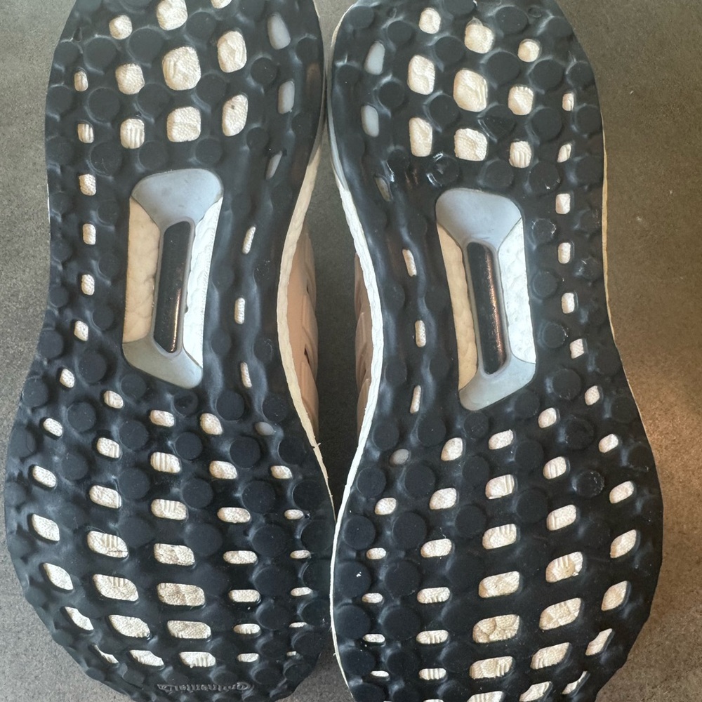 Adidas women’s ultraboost 1.0 shoes in beige size 7 - Picture 8 of 10